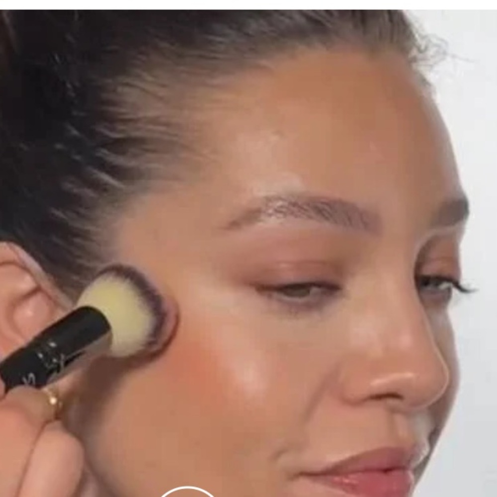 IT Cosmetics Blush - Picture 2 of 8